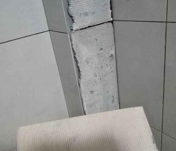 商南瓷砖空鼓维修公司分享下厨房瓷砖脱落的补救措施。